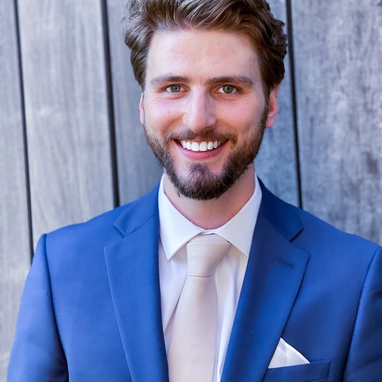 Headshot of Jason Robey